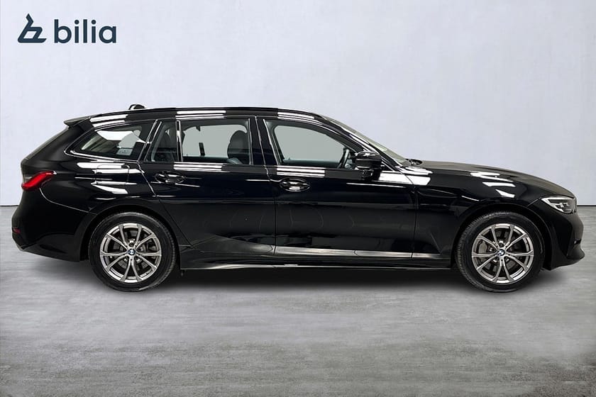 Bild 2 av BMW 330e xDrive Touring / KAMPANJBIL/ Sport line / Sport Stolar