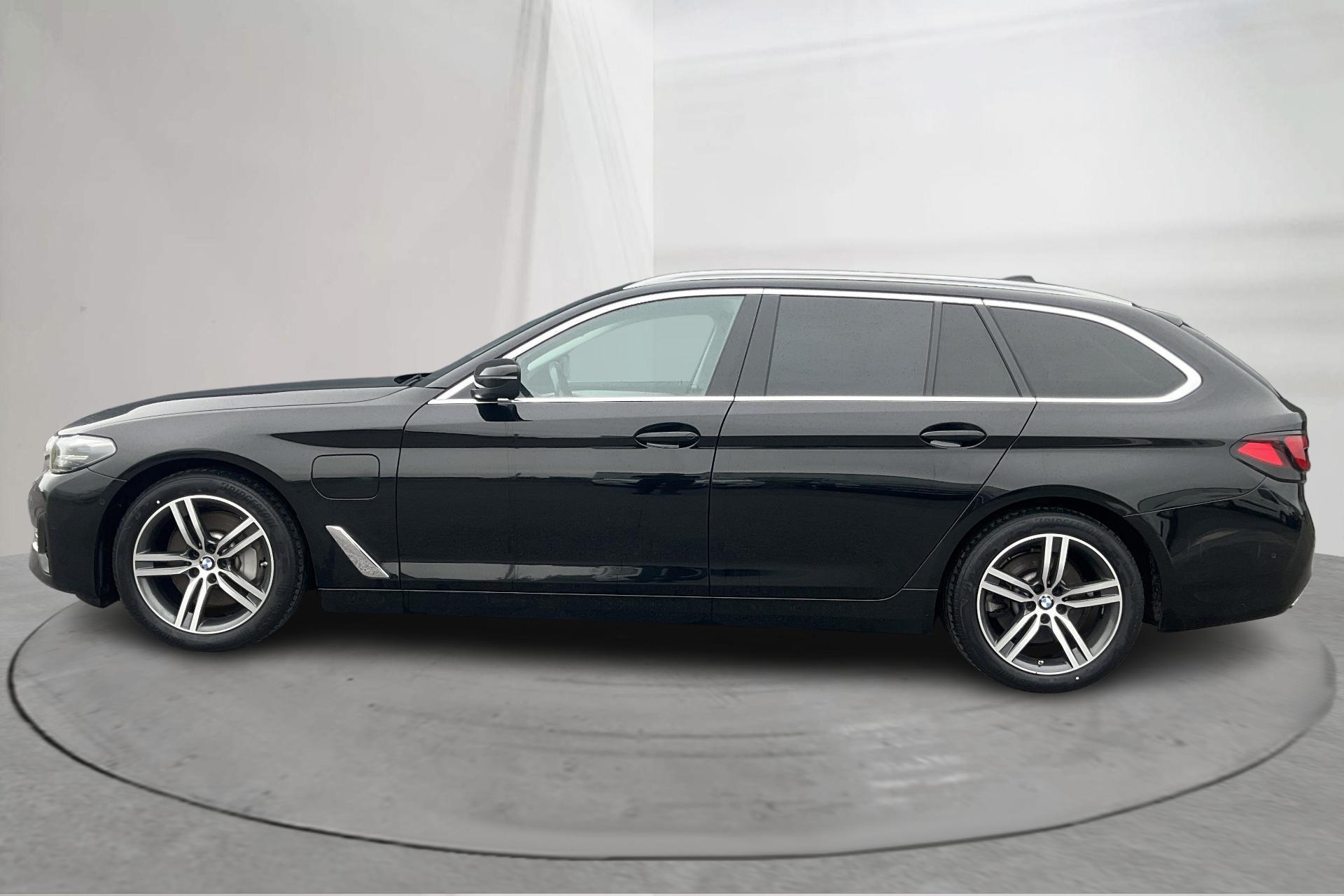 BMW 530 e xDrive Touring 2021, kuva 2/10