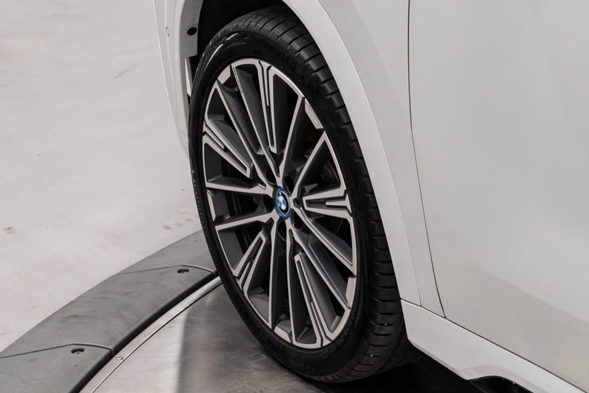 Bilde 3 av BMW iX1 xDrive30 Fully Charged