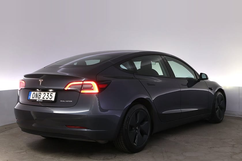 Bild 5 av Tesla Model 3 Long Range AWD Refresh Autopilot Panorama