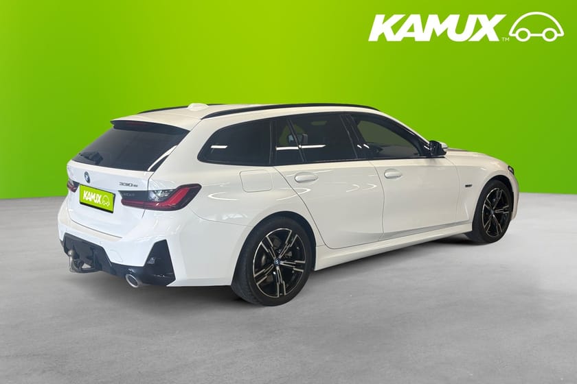 Bild 4 av BMW 330e Touring M Sport Wide Ambient Drag 292hk Navigation Rattvärme PDC Carplay
