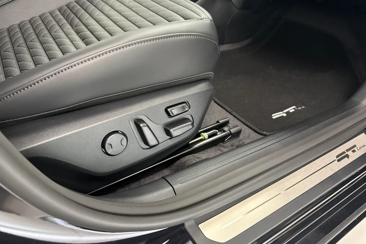 picture of a car