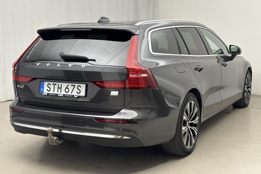 Bild 3 av Volvo V60 T6 AWD Recharge (350hk) Core Drag