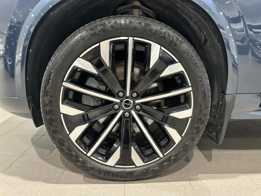 Bild 3 av Volvo XC90 II T8 Ultra Dark / 360 kamera / Panoramatak / Dragkrok / 10 000kr tillbehör /