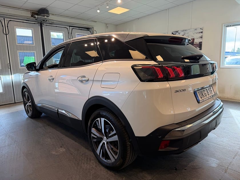 Bild 3 av Peugeot 3008 HYBRID4 300 EAT Allure Gps B-kamera Cockpit MOMS 301hk