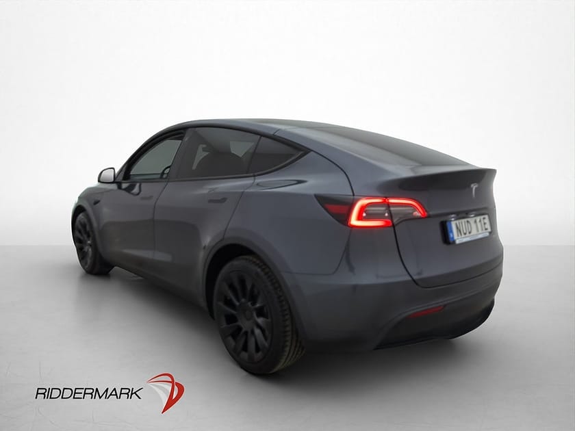 Bild 5 av Tesla Model Y Long Range AWD Rattvärme Skinn Svensksåld