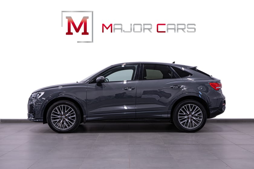 Bild 3 av Audi Q3 Sportback 35 TDI Cockpit SvartOptik 19" Ambient Värmare