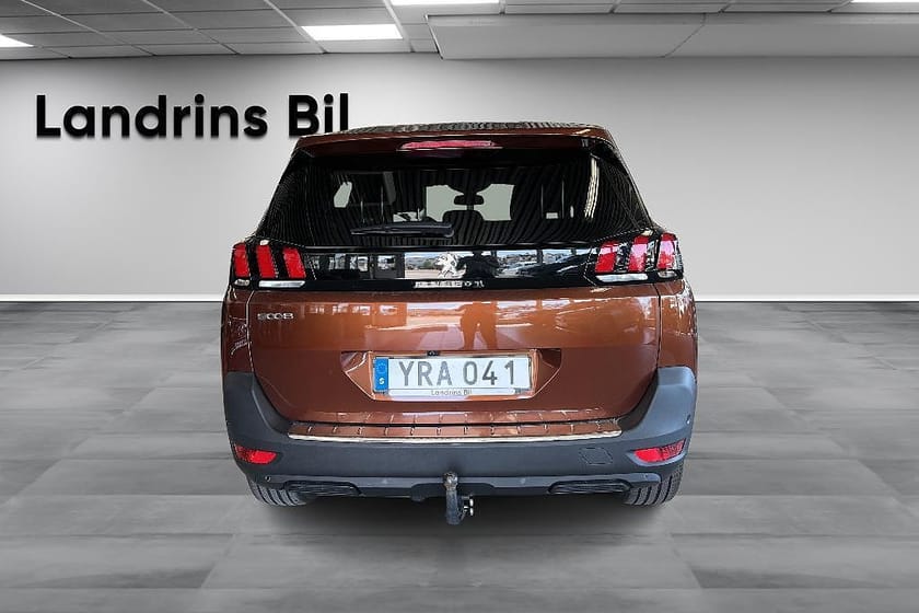 Bild 5 av Peugeot 5008 1.2 PureTech 130  Allure Pack 7-sits / Drag / MOMS