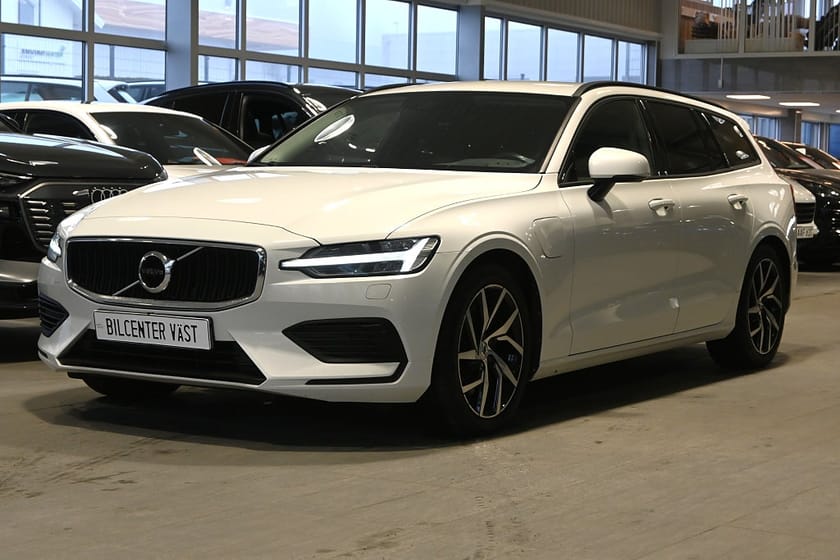 Bild 1 av Volvo V60 Recharge T6 AWD Momentum Ed. Drag Teknikpaket