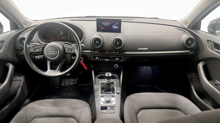 Bild 4 av Audi A3 Sportback 30 TFSI (116hk) PROLINE / APPLE CARPLAY