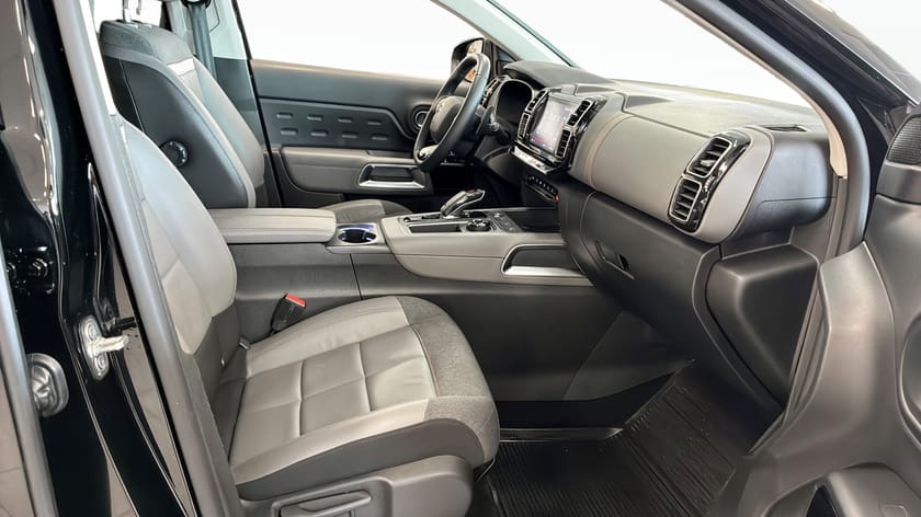 Bild 3 av Citroën C5 Aircross 1.6 180hk SHINE / B-KAMERA / CARPLAY /