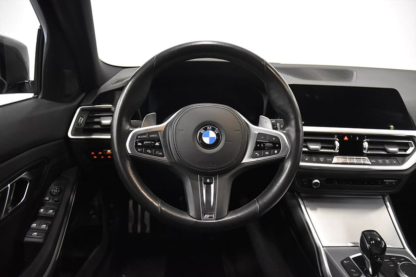 Bild 2 av BMW 330i xDrive Touring M Sport Cockpit P-värm Skinn Adaptivf Drag SoV