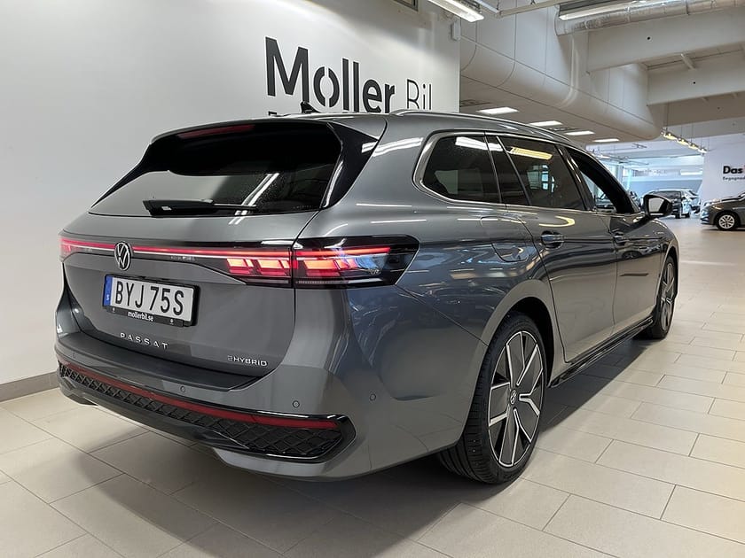 Bild 3 av Volkswagen Passat Variant eHybrid 1.5 TSI 272hk R-Line Drag Värmare