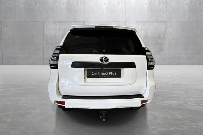 Bilde 4 av Toyota Land Cruiser 5-dørs 2.8 Diesel High Power D-4D Aut. 6 gir 4x4 VX black pack