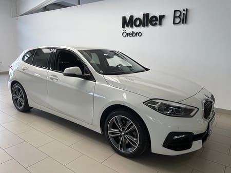 BMW 118i 118 136HK Sport Line I Bkamera/Rattvärme/Vinterhjul