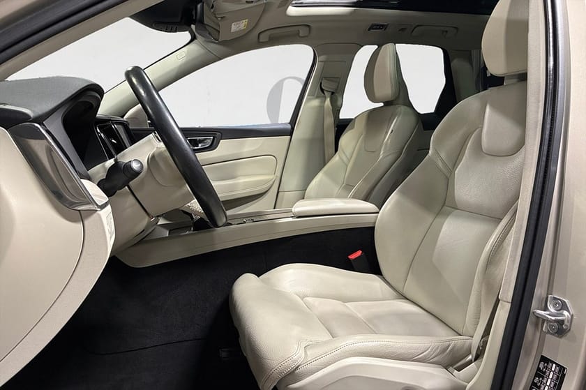 Bild 3 av Volvo XC60 T5 250 HK AUT AWD INSCRIPTION HUD NAVI PANO KAMREM BYTT