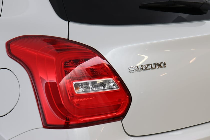 Bild 2 av Suzuki Swift Hybrid CVT 1.2 83hk Aut Select Navi B-Kamera MOMSBIL