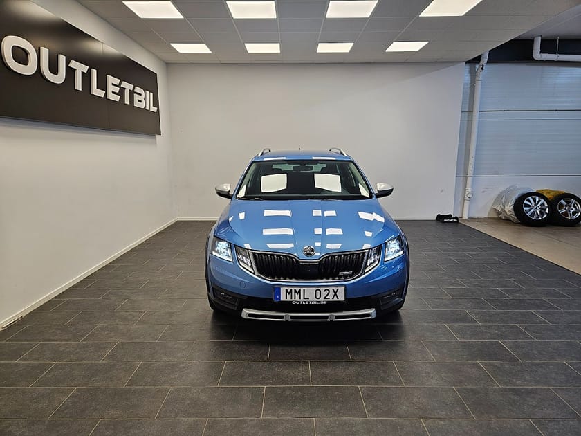 Bild 4 av Škoda Octavia Scout Skoda 2.0 TSI 190hk 4x4 Premium Värmare Backkamera Navi Drag