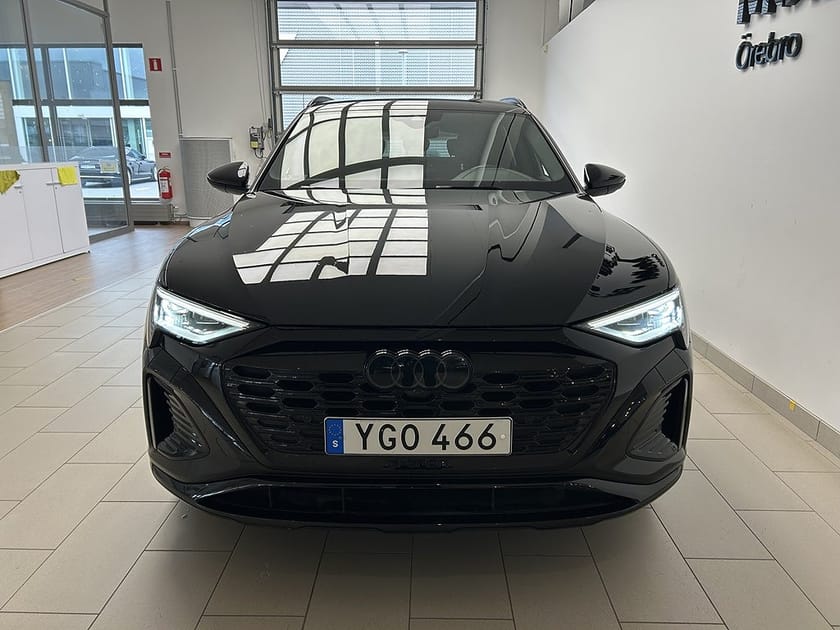 Bild 2 av Audi Q8 50 e-tron quattro 340hk S-line Drag 21"