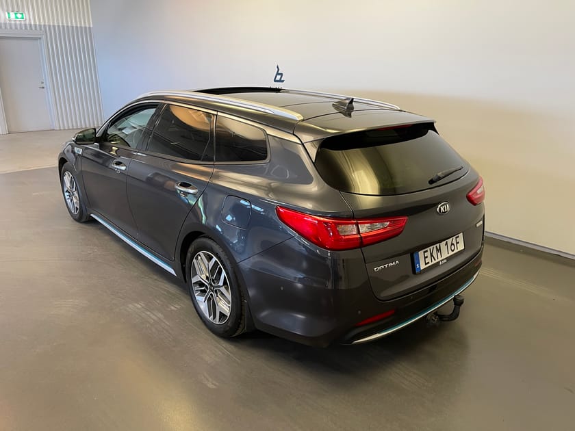 Bild 4 av Kia Optima Sport Wagon Plug-in Hybrid / Panoramaglas tak / Dragkrok / Backkamera /