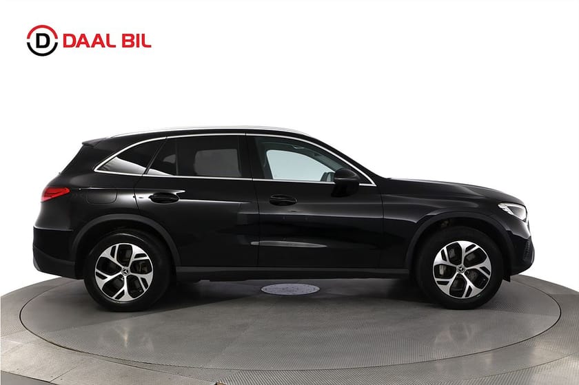 Bild 5 av Mercedes-Benz GLC 300 e 4MATIC 4M 31,2 kWh 313HK AVANTGARDE DRAG B-KAM NAVI