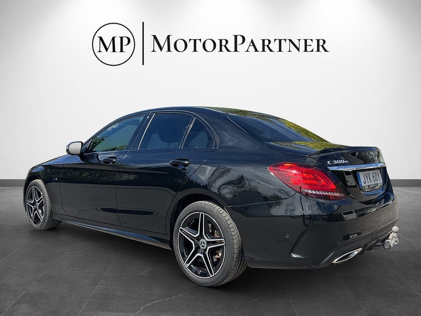 Bild 5 av Mercedes-Benz C 300 e 4MATIC 9G AMG Cockpit Drag Värmare Navi Moms