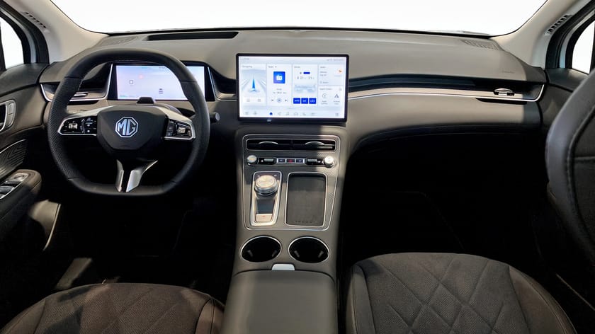 Bild 4 av MG S6 EV Dual Motor MGS6 LUXURY AWD 77KWH (BLACK) - COSMIC SILVER