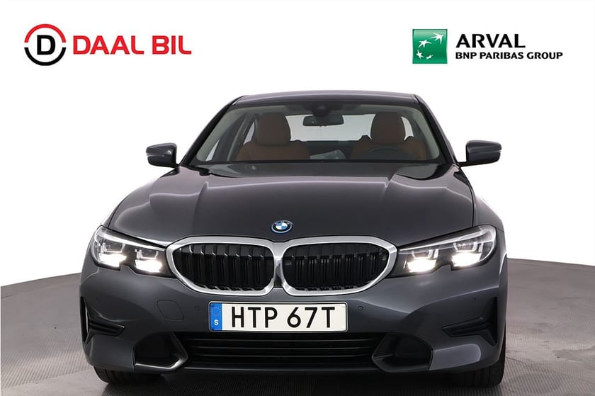 Bild 2 av BMW 330e xDrive Sedan 12 kWh 292HK PRIVAT/FÖRETAGSLEASING