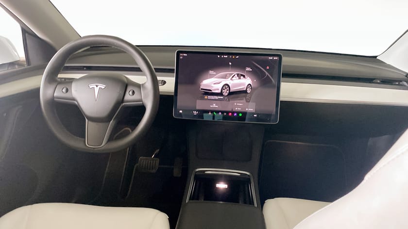 Bild 4 av Tesla Model Y Long Range AWD 514hk Drag