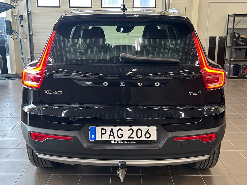 Bild 5 av Volvo XC40 T5 AWD AUT Momentum Intro Edt Kamera/Läder/Drag/Navi