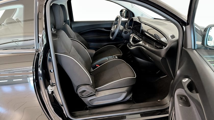 Bild 3 av Fiat 500e 42 kWh 118Hk / Backkamera / Blis / CarPlay