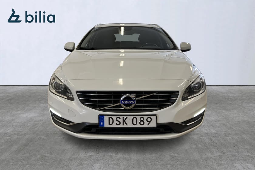 Bild 4 av Volvo V60 Dieselv./s&v-däck/Rattvärme/Dragkrok/Skinnklädsel