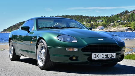 Aston Martin DB7 3,2l bensinmotor, 310hk og automatgir.