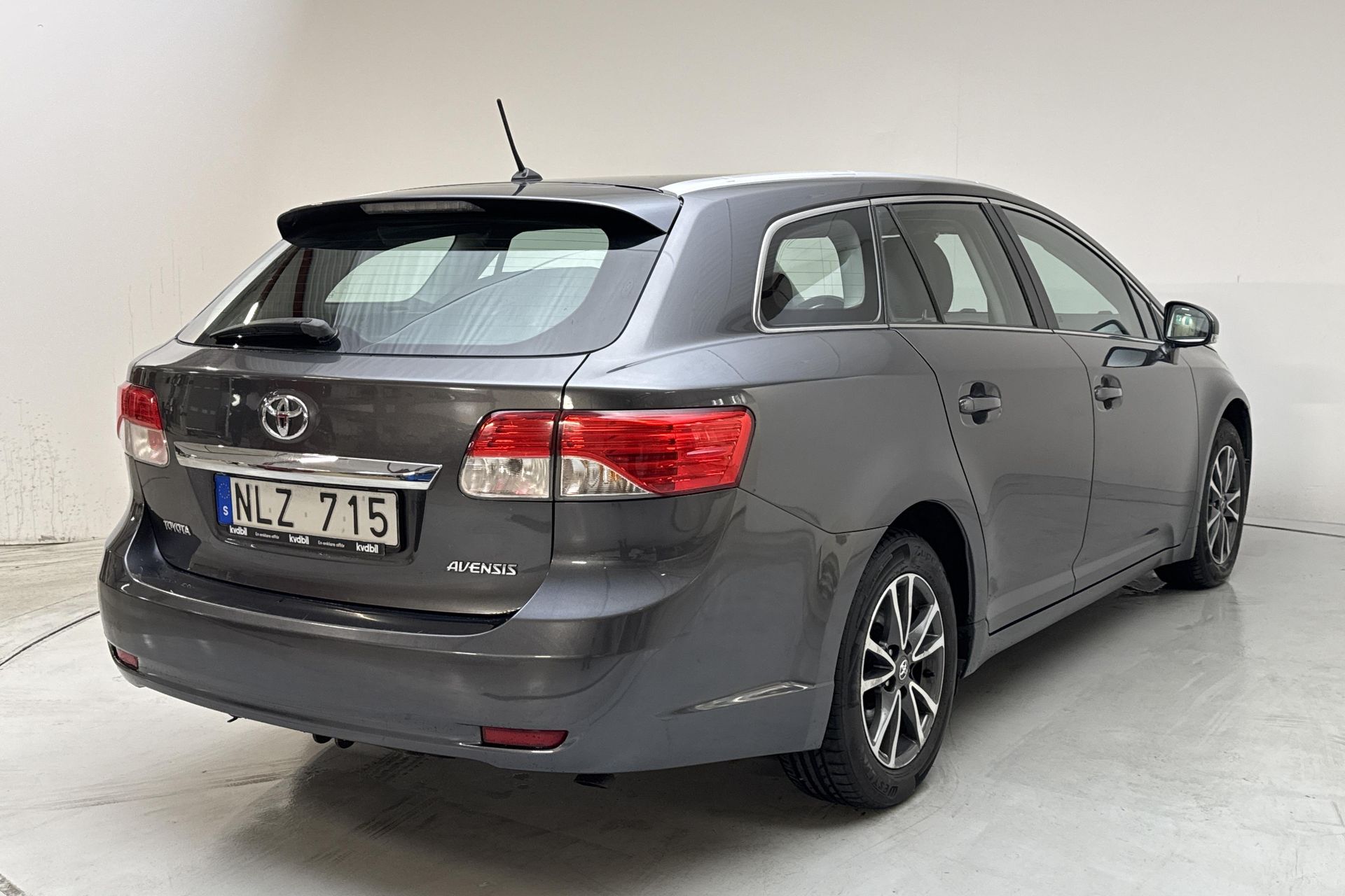 Toyota Avensis Kombi 2.0 D-4D 2013, bild 3/10