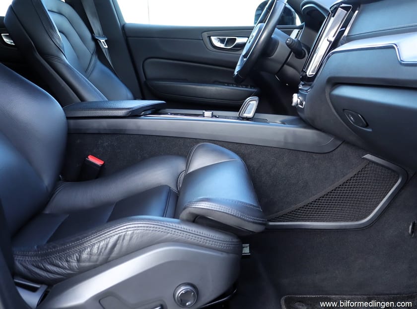 Bild 5 av Volvo XC60 T8 R Design Panorama Head-Up S/V-hjul