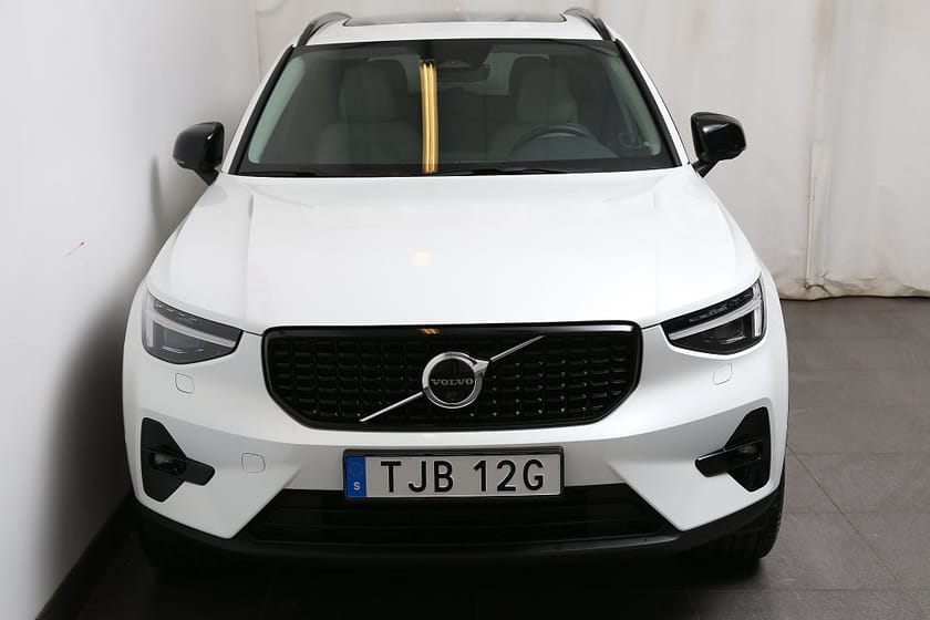 Bild 5 av Volvo XC40 B4 Bensin 197hk Ultra Dark Skinn l Panorma l H/K l 360°
