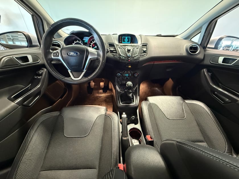 Bilde 5 av Ford Fiesta 5-dørs 1,0 125hk Titanium Radio/BT/Delskinn/S+V