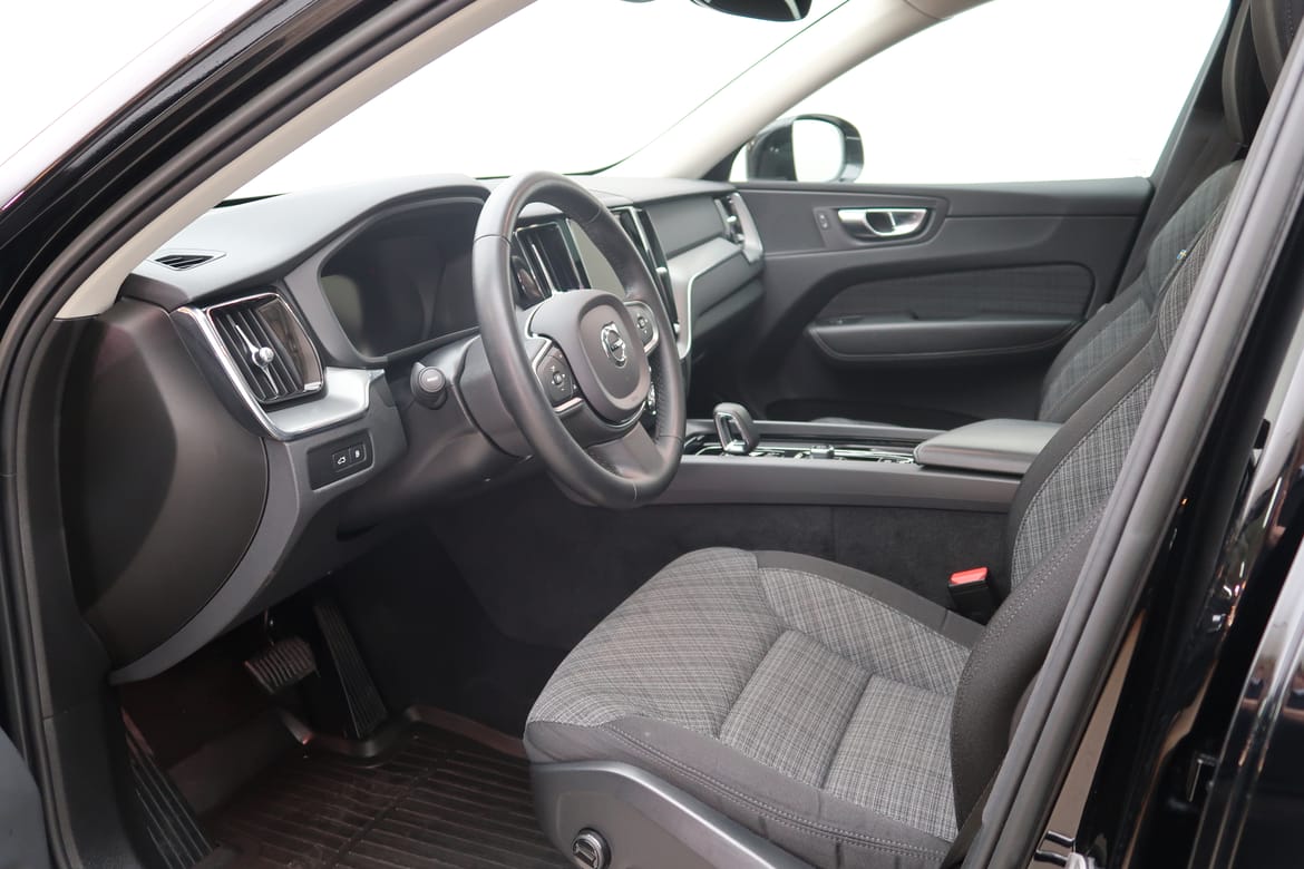 Volvo XC60 2023 - miniatyr 4