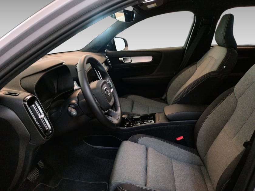Bild 5 av Volvo XC40 B4 FWD Bensin Plus Dark