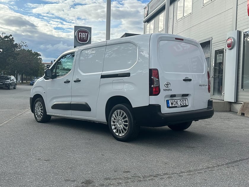 Bild 3 av Toyota ProAce City 130hk Aut L2 | 3 års garanti | 2X SKJUTDÖRR | DRAG