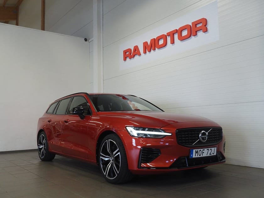 Bild 3 av Volvo V60 Recharge T8 AWD Geartronic R-Design H/K 360° Drag Navi