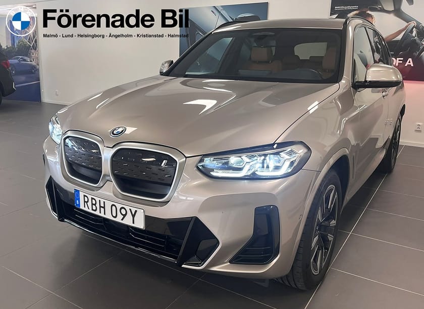 Bild 1 av BMW iX3 Backkamera Adaptiv farthållare