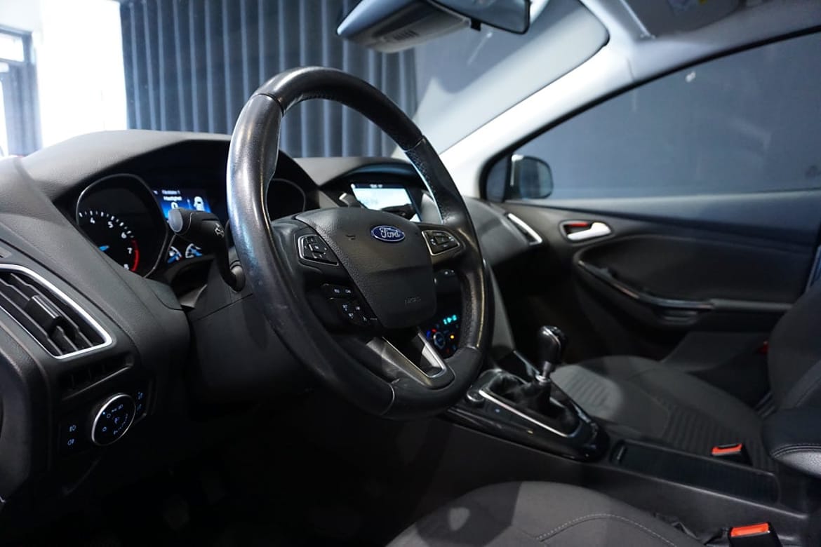 Ford Focus 2018 - miniatyr 11