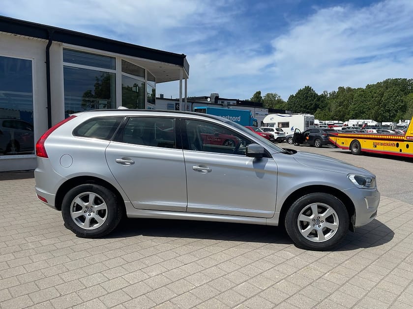 Bild 4 av Volvo XC60 D3 Momentum 136 hk dragkrok, NY KAMREM