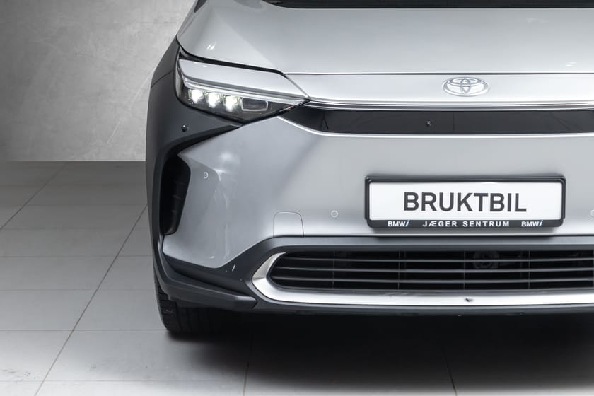 Bilde 5 av Toyota bZ4X Executive-Glasstak-Skinn