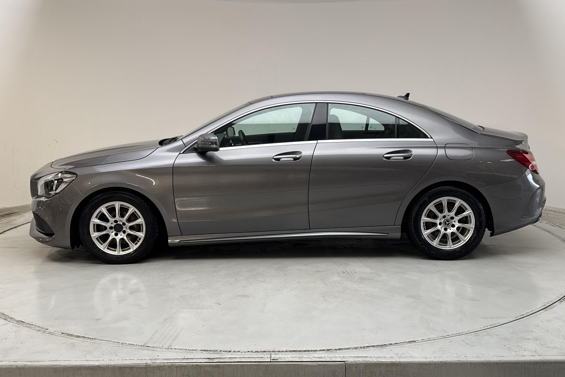 Mercedes-Benz CLA 200 2018, bild 2/10