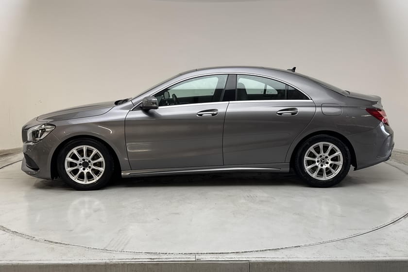 Bild 2 av Mercedes-Benz CLA 200