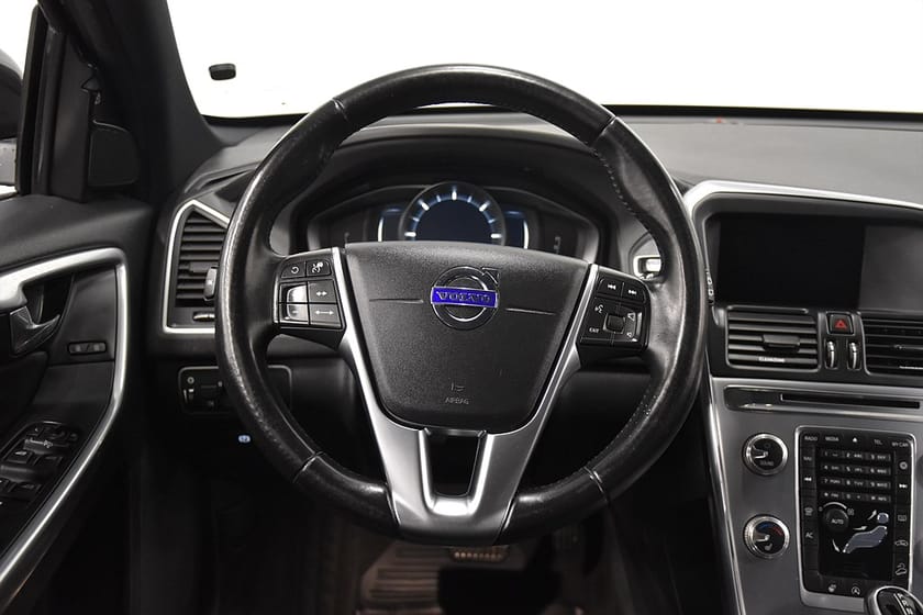 Bild 2 av Volvo XC60 D4 AWD Aut Momentum AdaptivF Rattv D-värm 190hk
