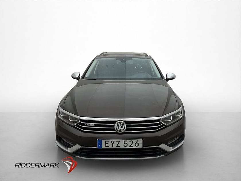 Bild 2 av Volkswagen Passat Alltrack 2.0 TDI 4M Skinn Cockpit Kamera