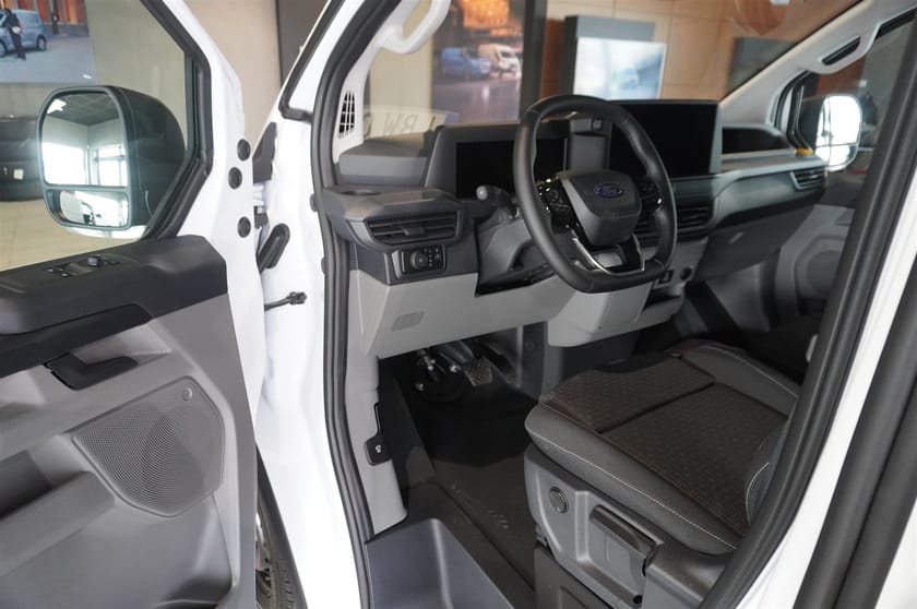 Bild 2 av Ford Transit Custom 320 Skåp Trend 320l 2.0l Ecoblue 136hk 8-Växlad Automat FWD Diesel
